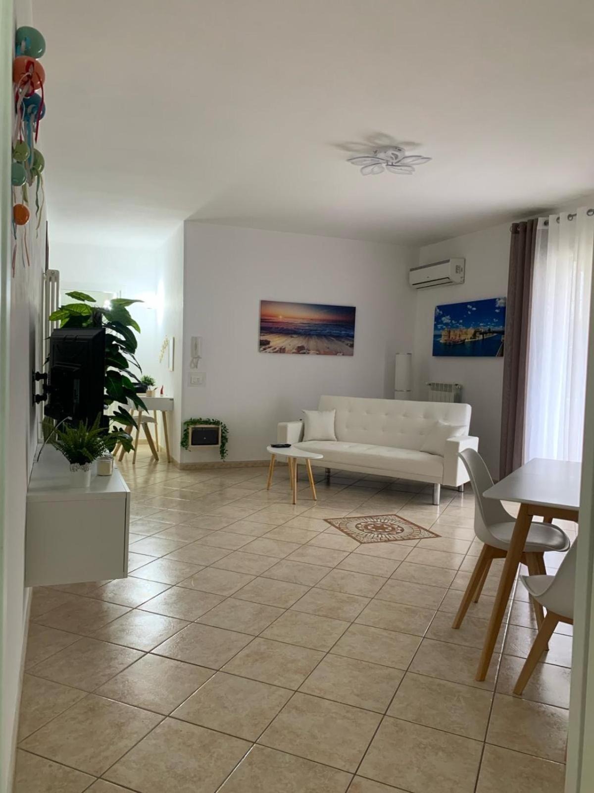 Alema Casa Vacanze Leporano Exteriör bild